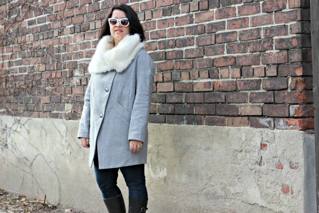 coat with faux fur collar