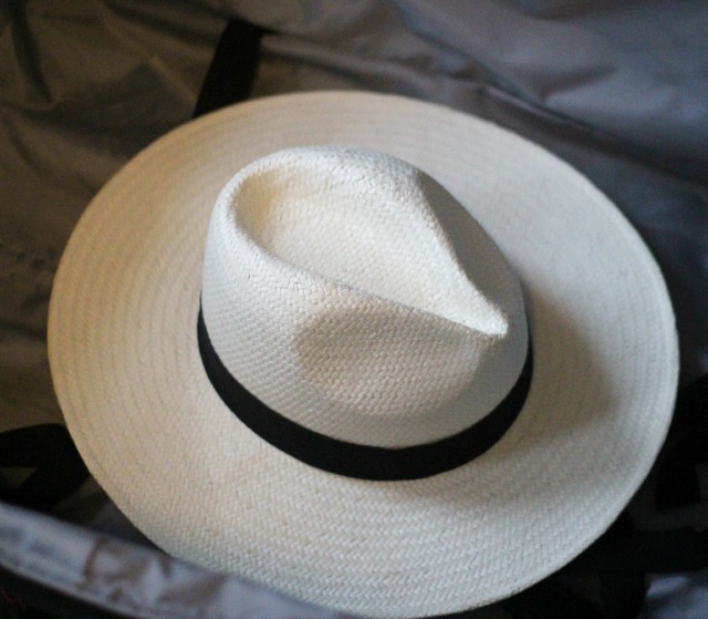 how to pack a hat
